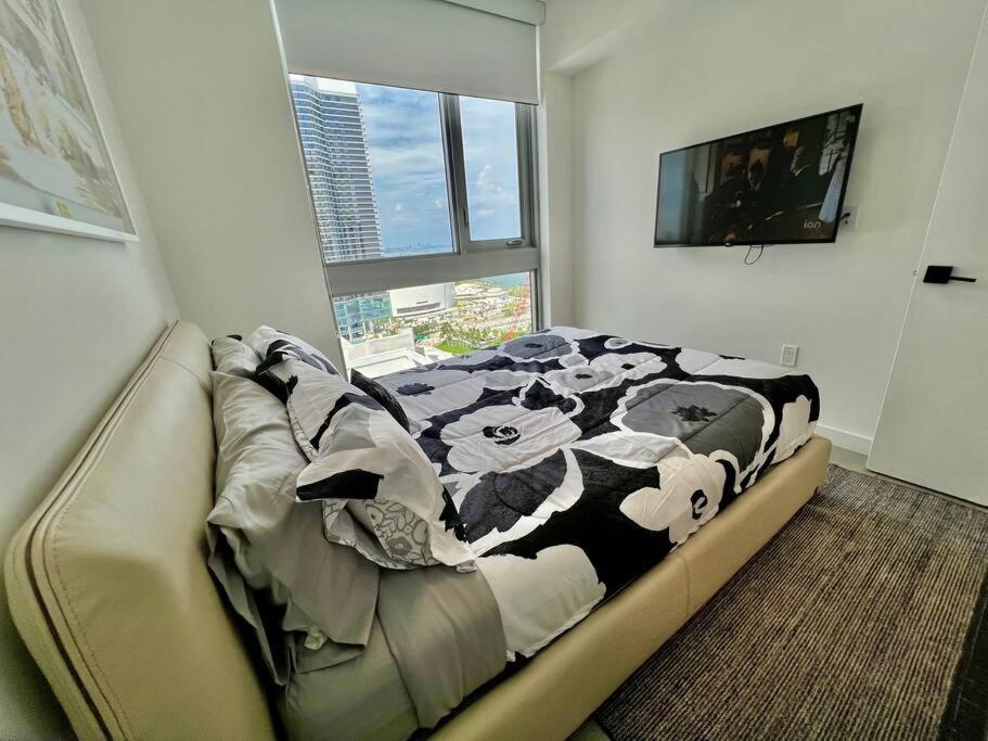 Apartamento Spacious Studio In The Heart Of Downtown Miami Exterior foto