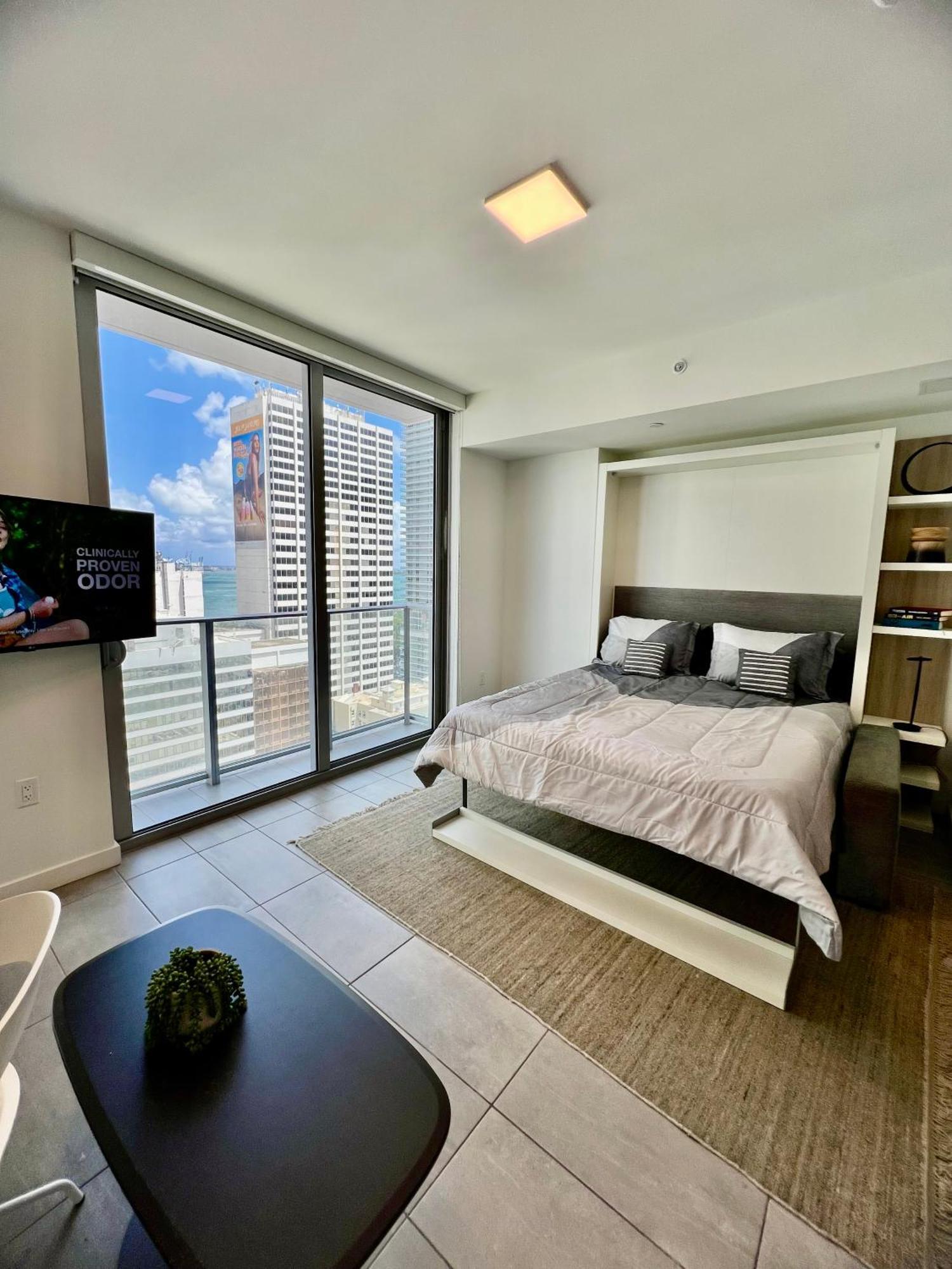 Apartamento Spacious Studio In The Heart Of Downtown Miami Exterior foto